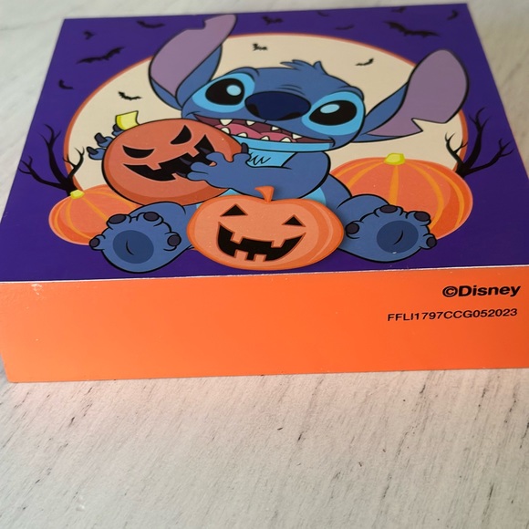 Disney’s Stitch Halloween Wall Decor - Picture 3 of 3
